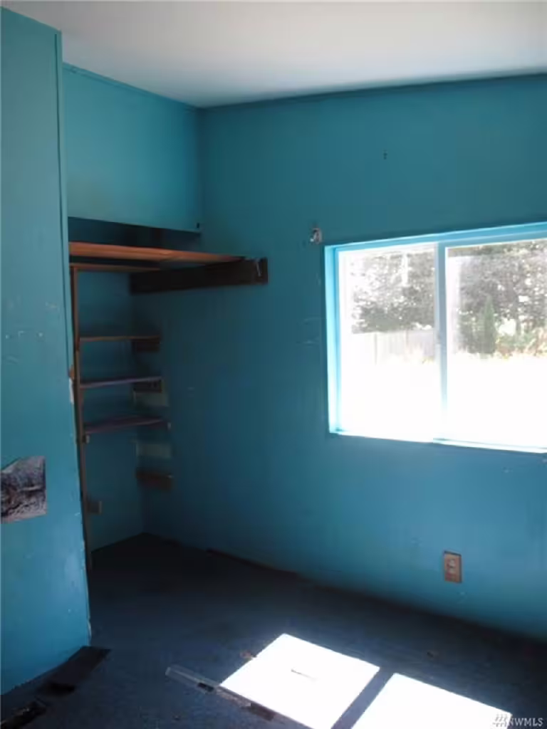 22507 137th St NE 2nd Bedroom Before 22507 Before