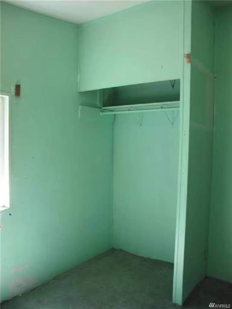 22507 137th St NE 3rd Bedroom Before