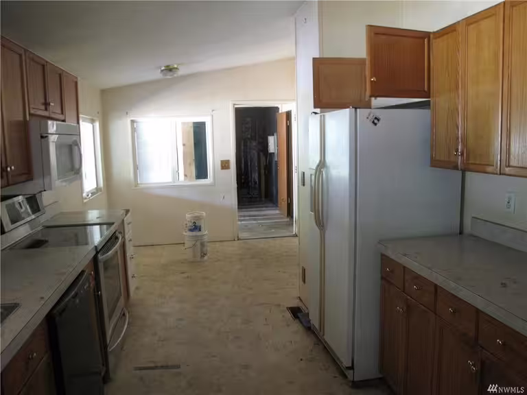 22507 137th St NE Eating Area Before