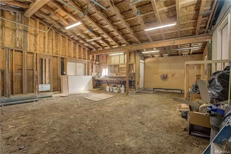 22507 137th St NE Garage Before 2